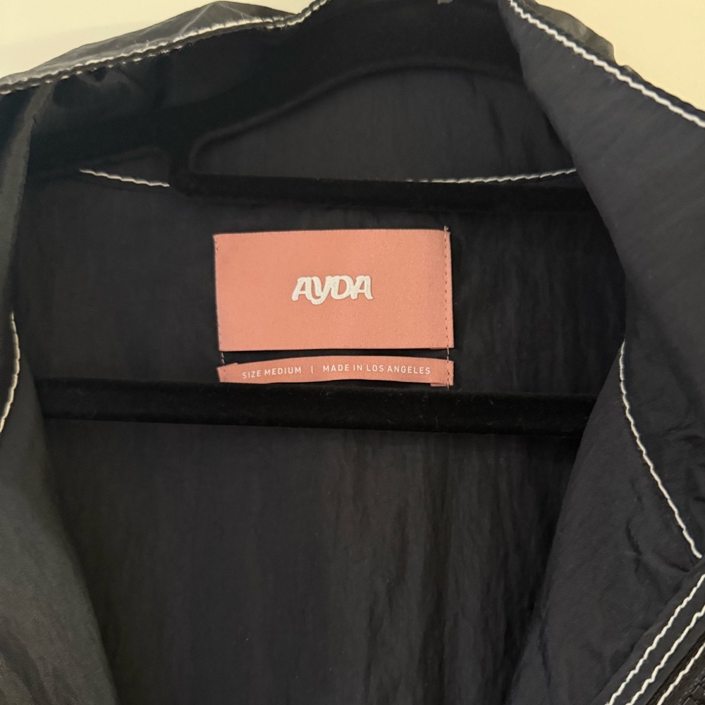 AYDA Chic Black Windbreaker - Picture 6 of 7